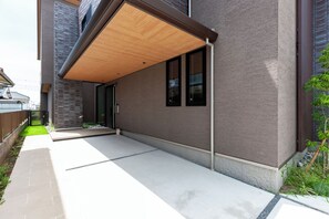 Family House, Garden View | Terrace/patio