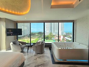 Grand Royal Suite with Jacuzzi | Vistas desde la habitación