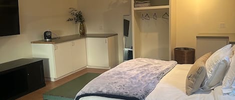 1 bedroom, WiFi, bed sheets