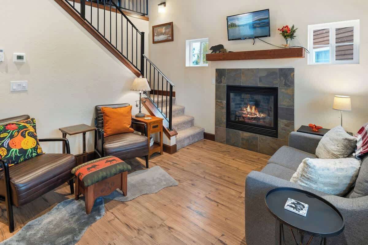 Smart TV, fireplace, offices