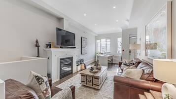 Luxury Apartment, City View | Living area