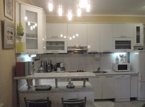 Apartment (One Bedroom Apartment With Sea View) | Private kitchen | Fridge - Apartment Plaza (Korcula)