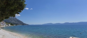Beachfront Apartments Andrijević