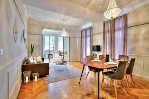 Dining - FAR3 - 3 rooms just a stone's throw from rue d'Antibes (CANNES)