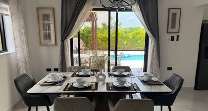 Modern Villa in Punta Cana: 3Bdr, 5Bath, Pool, Wi-Fi, BBQ