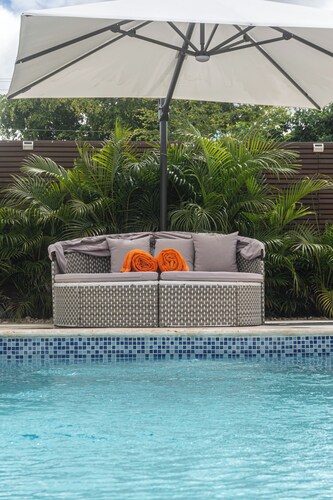 Modern Villa in Punta Cana: 3Bdr, 5Bath, Pool, Wi-Fi, BBQ