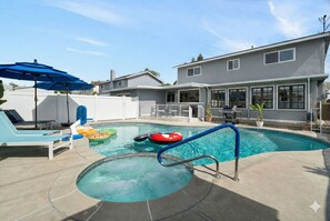 Outdoor pool, a heated pool - Disneyland Oasis: Heated Pool, Arcade, theater + (Stanton)