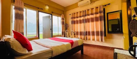Chambre Deluxe double, balcon, vue sur le lac | AccĂšs au Wi-Fi (inclus)
