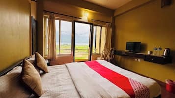 Deluxe Double Room, Balcony, Lake View | Free WiFi