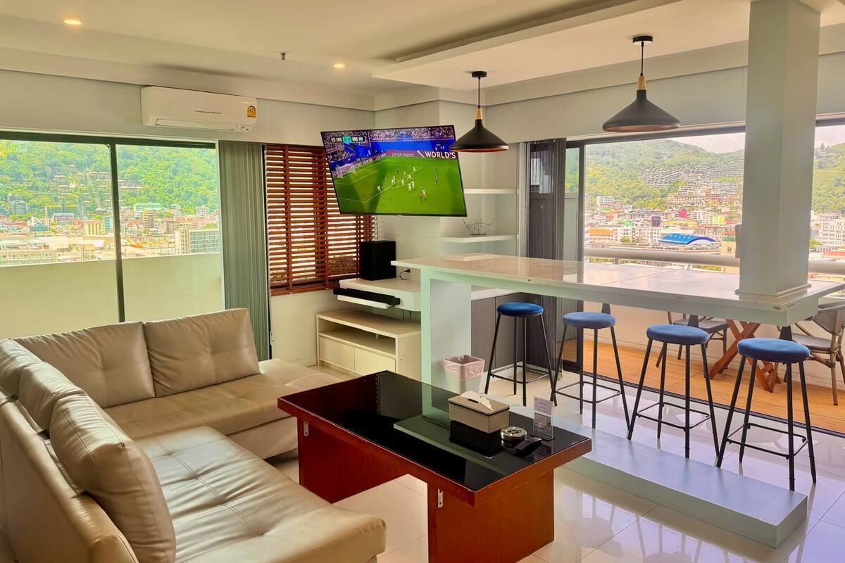 Superior-Apartment, 2 Schlafzimmer | Wohnbereich | Flachbildfernseher
