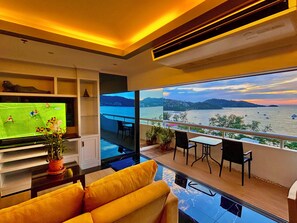 Apartamento superior, 2 habitaciones, vistas al mar | Vistas del balcón