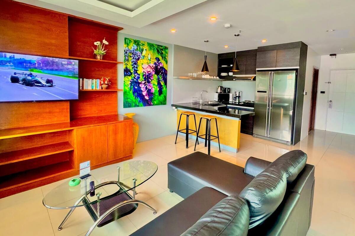Apartment, 2 Schlafzimmer, Bergblick | Wohnbereich | Flachbildfernseher