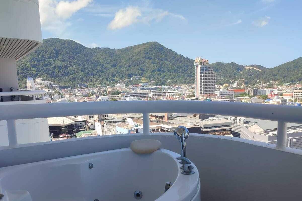Apartment, 2 Bedrooms, Mountain View | Private spa tub