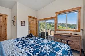 4 bedrooms, desk, iron/ironing board, travel cot - Schweitzer Lux Powder Dreams I Hot Tub I Families (Sandpoint)