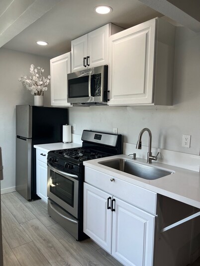 Cozy 2 Bedroom- Retreat in Fullerton