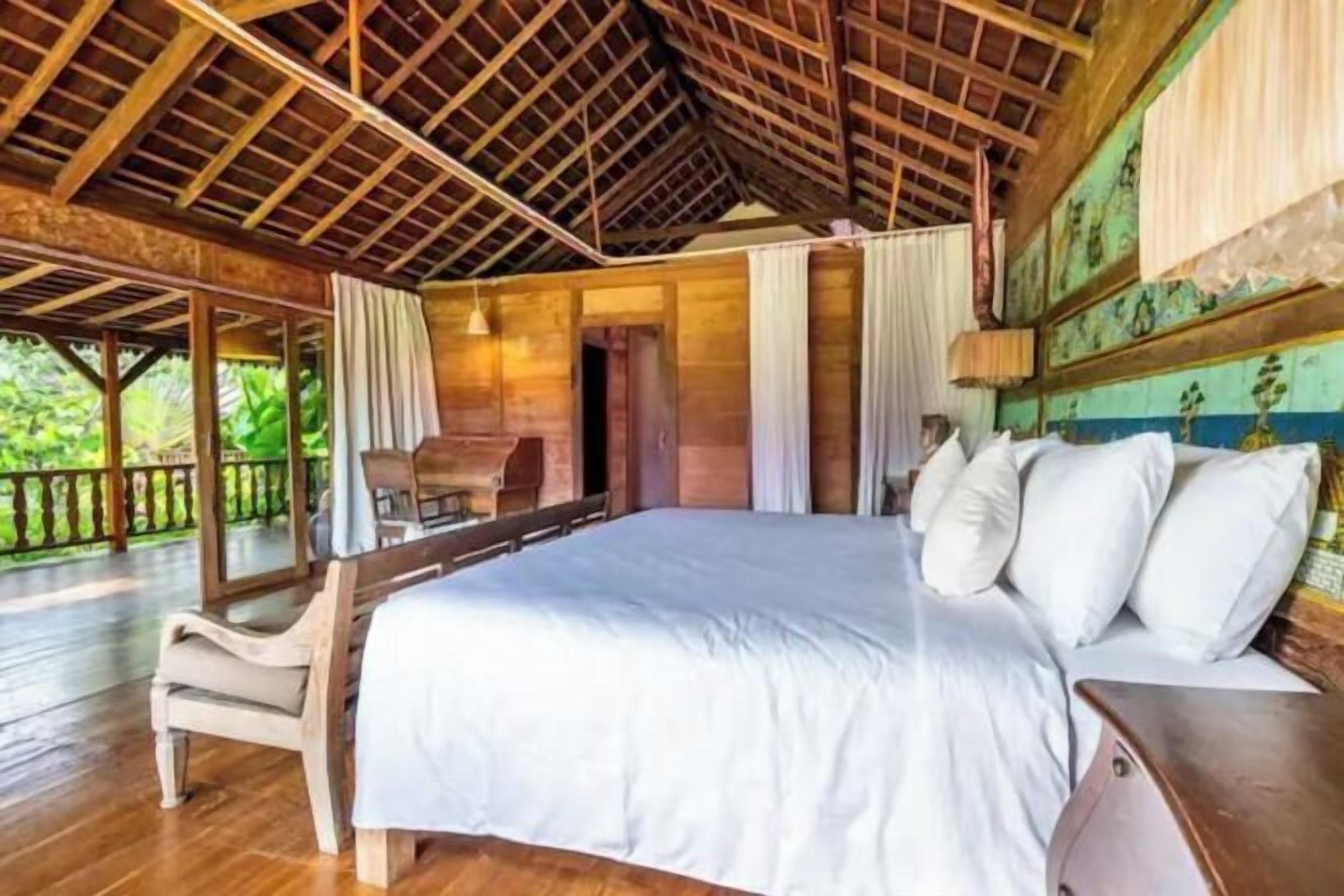 Minibar, coffres-forts dans les chambres, bureau, Wi-Fi gratuit