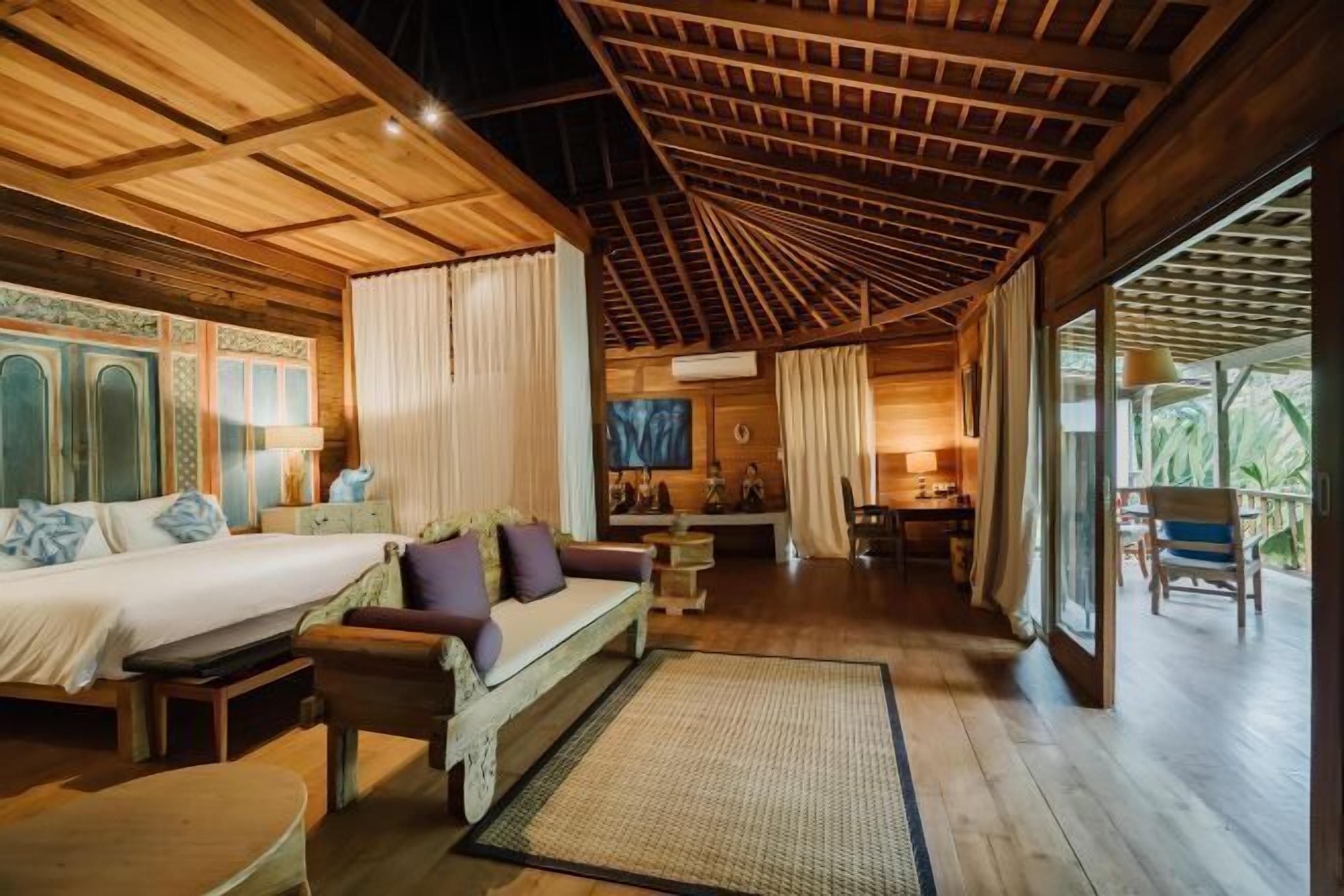 Minibar, coffres-forts dans les chambres, bureau, Wi-Fi gratuit