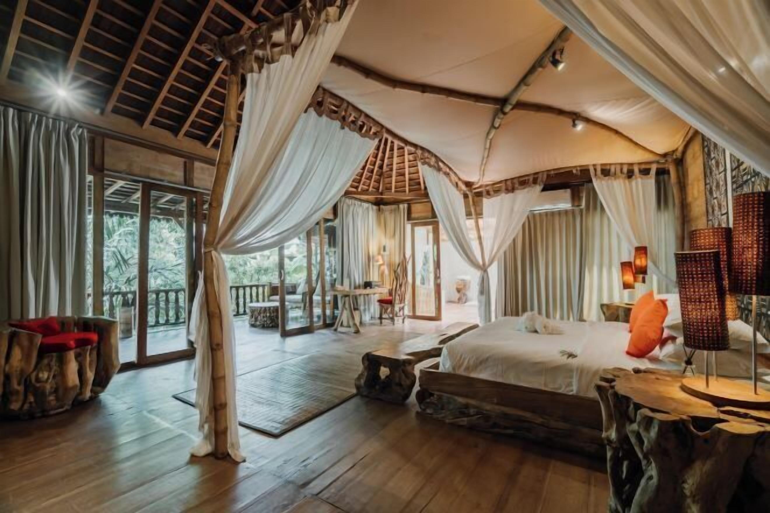 Minibar, coffres-forts dans les chambres, bureau, Wi-Fi gratuit