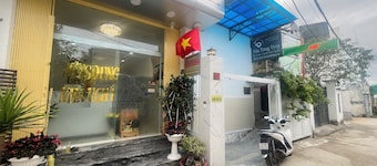 Motel Mys Dung as Motel Lavie
