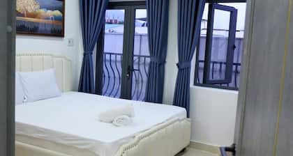 Motel Mys Dung as Motel Lavie