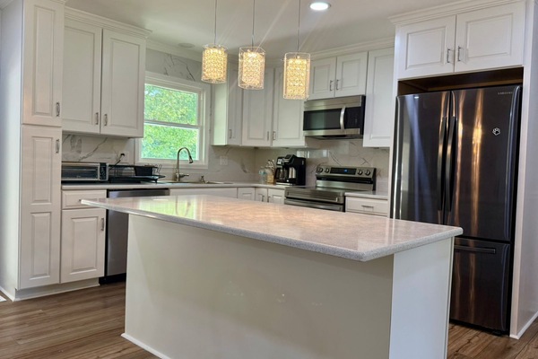 Refrigerador, microondas, horno, placa de cocina