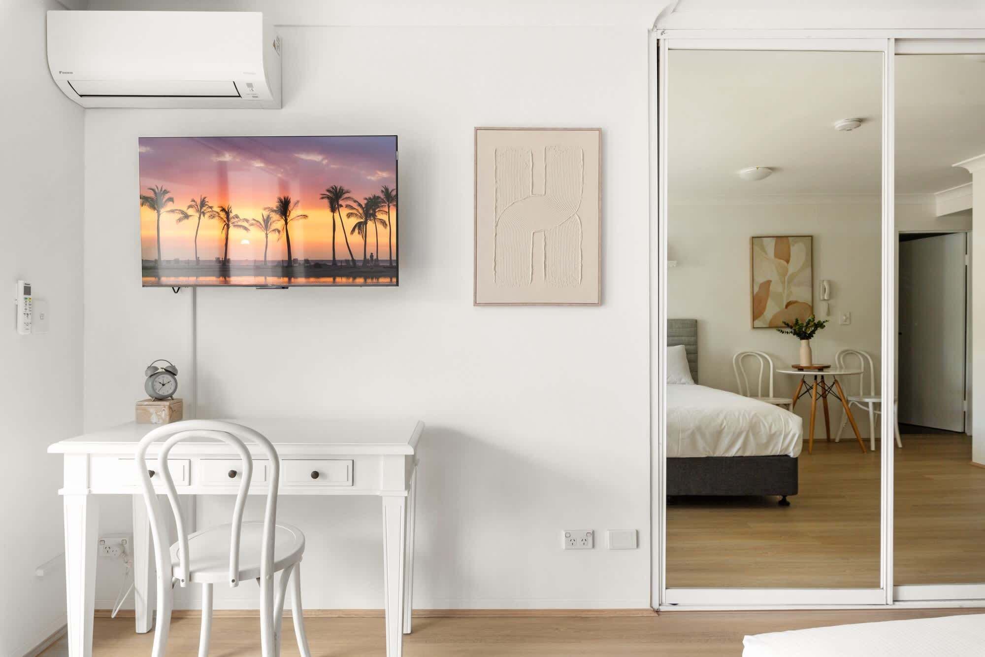 Desk, WiFi, bed sheets