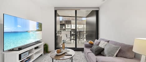 Televisión, oficina