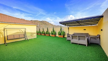 Executive Suite, Patio, Courtyard View | Terrace/patio