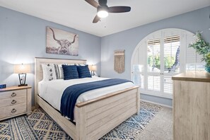 4 bedrooms, desk, iron/ironing board, travel crib