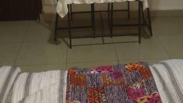 Basic Apartment, Private Bathroom, Mountain View | In-room dining