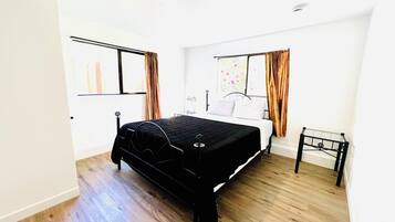 2 多间卧室、办公桌、熨斗/熨衣板、免费 WiFi