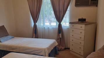 4 chambres, fer et planche Ă  repasser, Wi-Fi, draps fournis