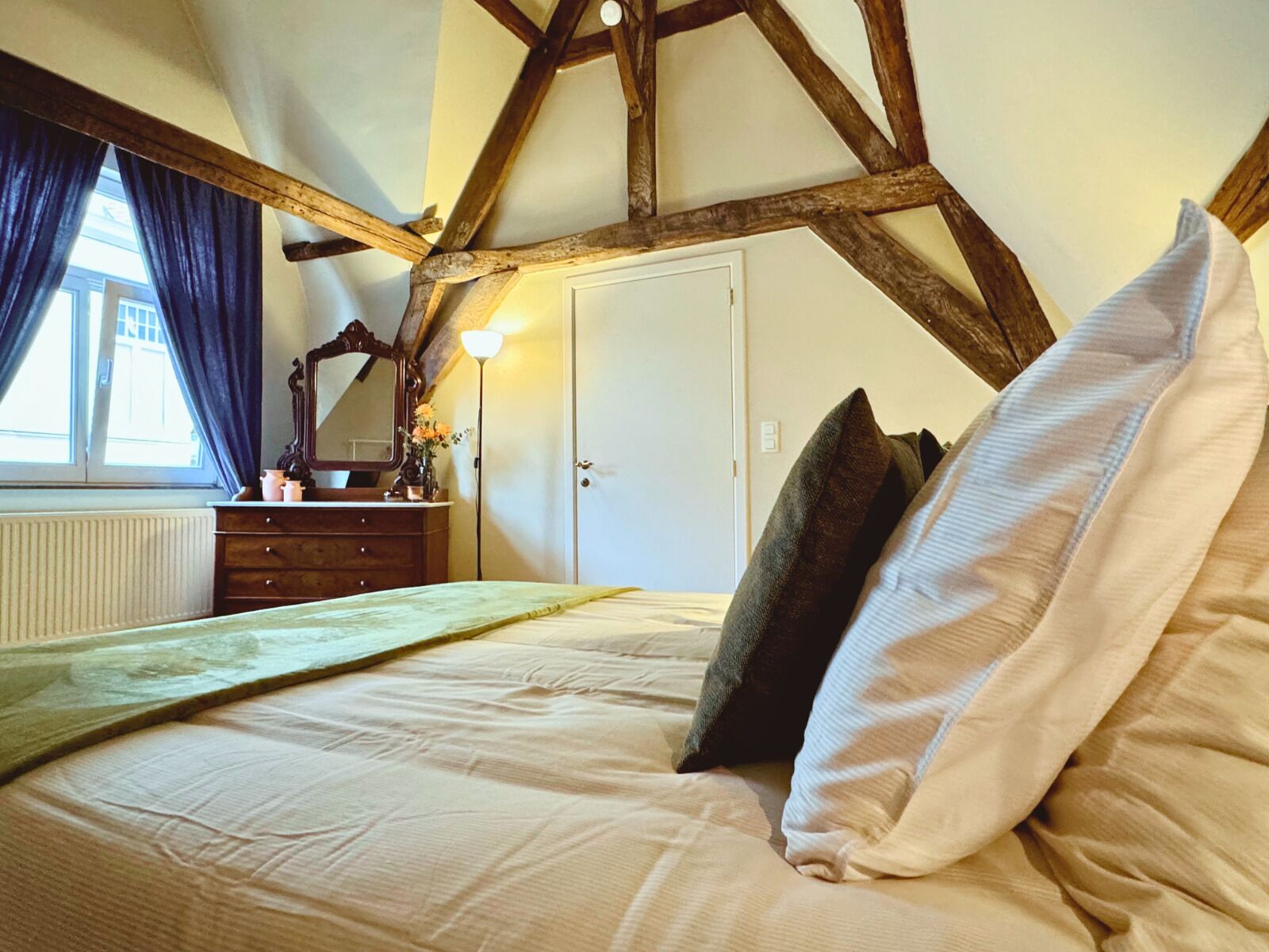 1 slaapkamer, een strijkplank/strijkijzer, wifi, beddengoed