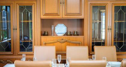 Hurstville Centre 2-level Large House for 16+ ppl