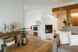 Interior - Apartment 'Sonneck' with Mountain View, Private Terrace and Wi-Fi (Weitnau)