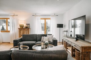 Télévision, cheminée