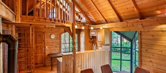 Holiday Home 'Blockbohlen-Haus Auf Hof Verchen' with Private Terrace, Private Garden and Wi-Fi
