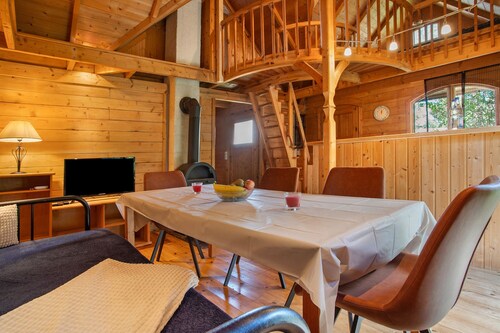 Holiday Home 'Blockbohlen-Haus Auf Hof Verchen' with Private Terrace, Private Garden and Wi-Fi