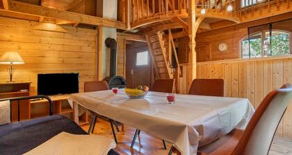 Holiday Home 'Blockbohlen-Haus Auf Hof Verchen' with Private Terrace, Private Garden and Wi-Fi