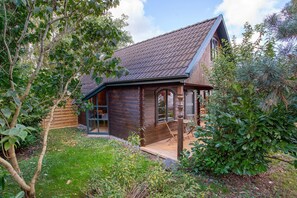 Exterior - Holiday Home 'Blockbohlen-Haus Auf Hof Verchen' with Private Terrace, Private Garden and Wi-Fi (Verchen)