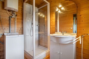 Dusche, Haartrockner, Handtücher