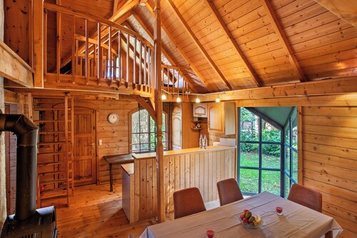 Holiday Home 'Blockbohlen-Haus Auf Hof Verchen' with Private Terrace, Private Garden and Wi-Fi