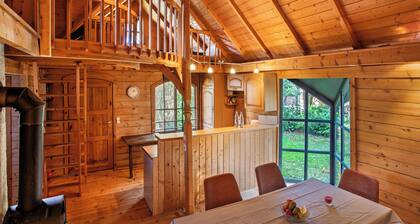 Holiday Home 'Blockbohlen-Haus Auf Hof Verchen' with Private Terrace, Private Garden and Wi-Fi