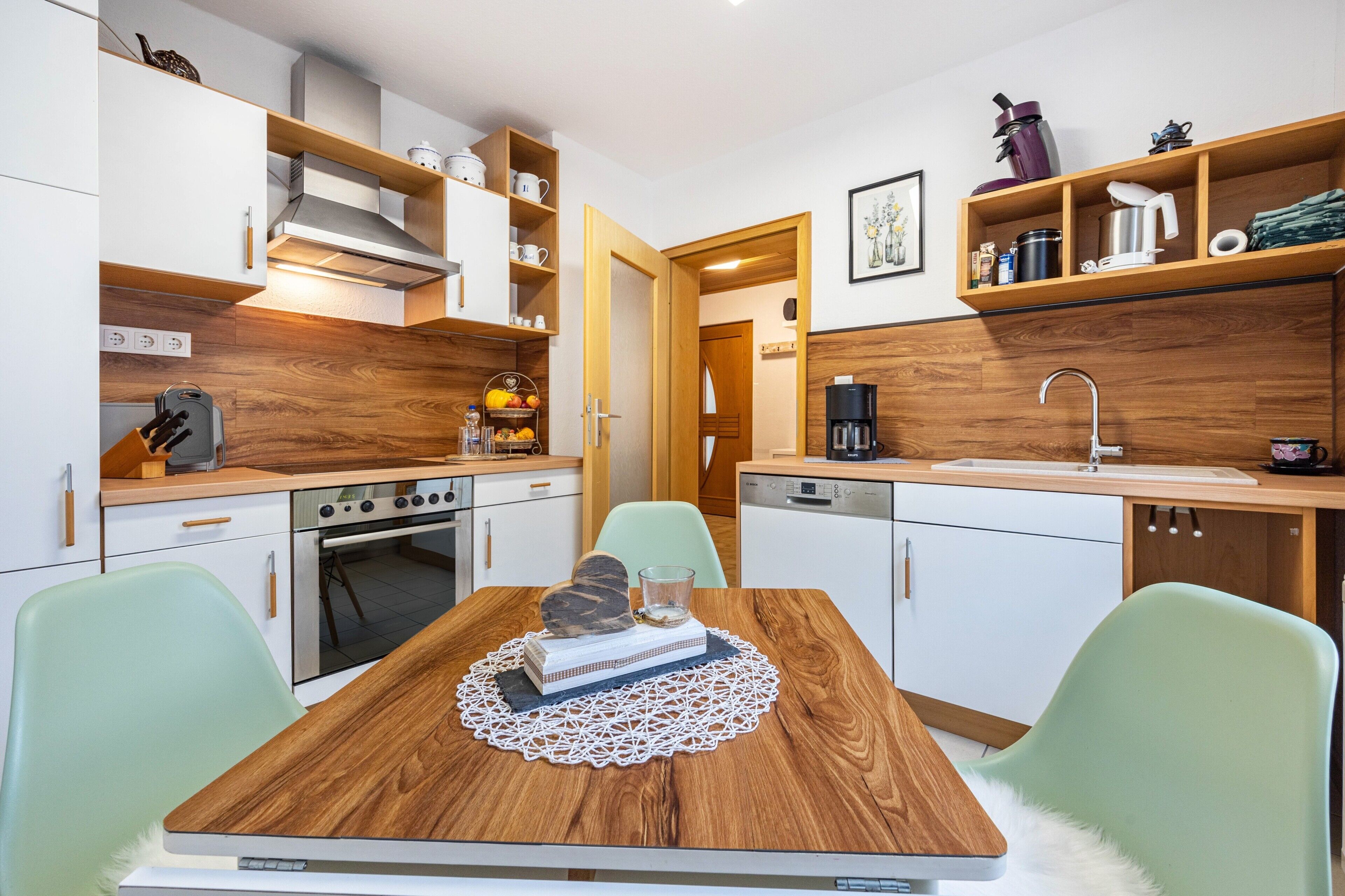 Frigorifero, microonde, forno, piano cottura