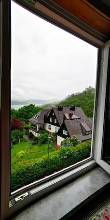 Interior. Apartment 'Wohnung Reiher Mit 2 Schlafzimmern' with Lake View and Wi-Fi