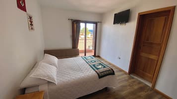 Comfort Single Room, Courtyard View | Laptop workspace, free WiFi