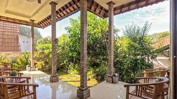 Basic Room, Shared Bathroom, Garden View | Terrace/patio