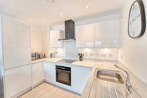 Réfrigérateur, micro-ondes, four, lave-vaisselle