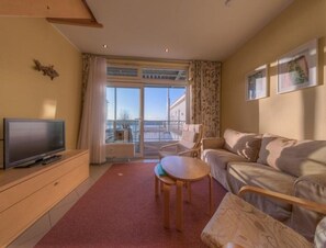 Living room - Elegant Eingerichtete Ferienwohnung (Mirow)