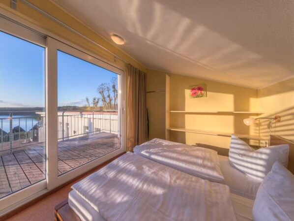Apartment | 2 bedrooms, individually furnished, bed sheets